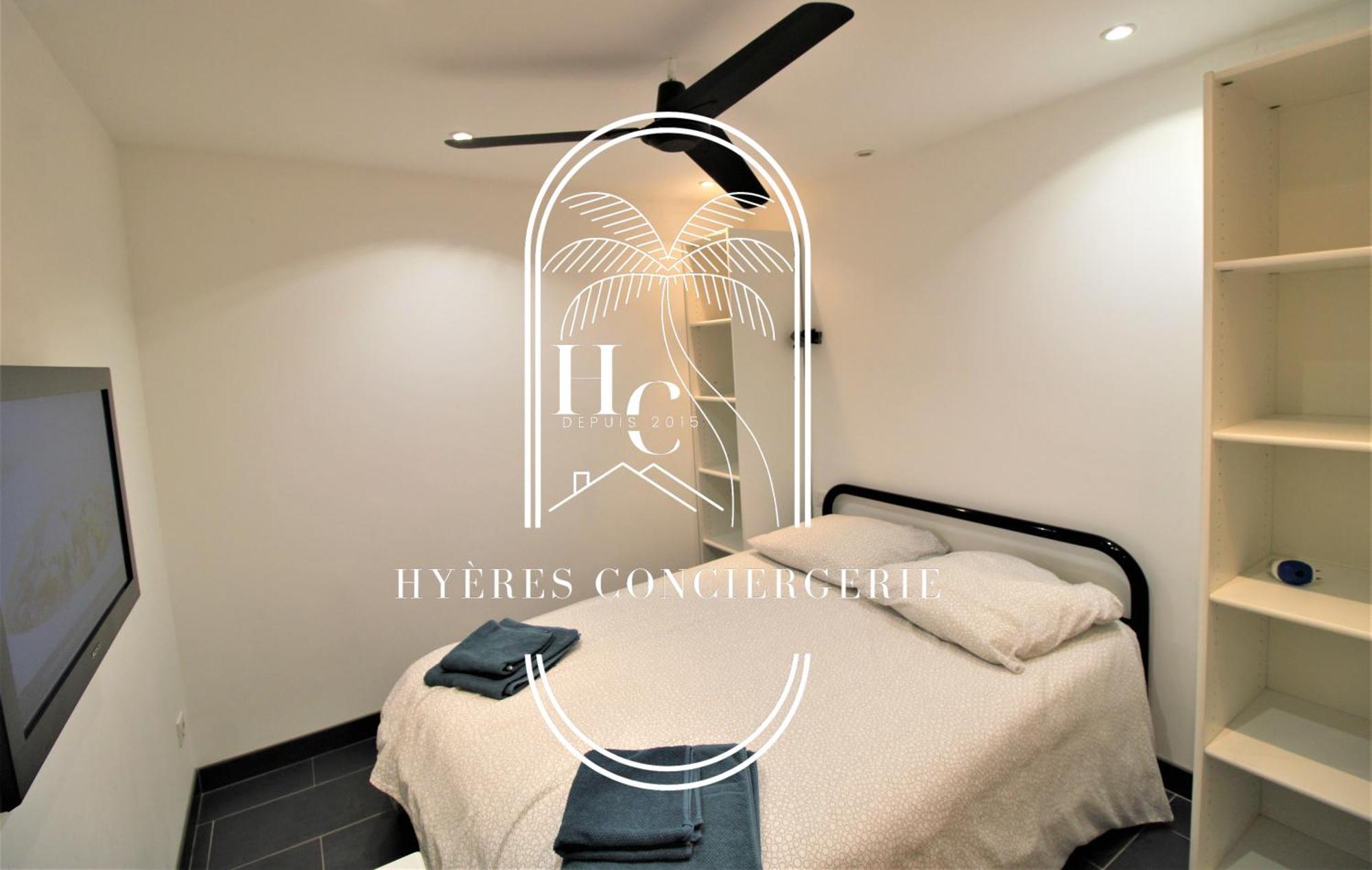 Maison Sur L'eau-hyères-almanarre-parkings/clim/wifi *