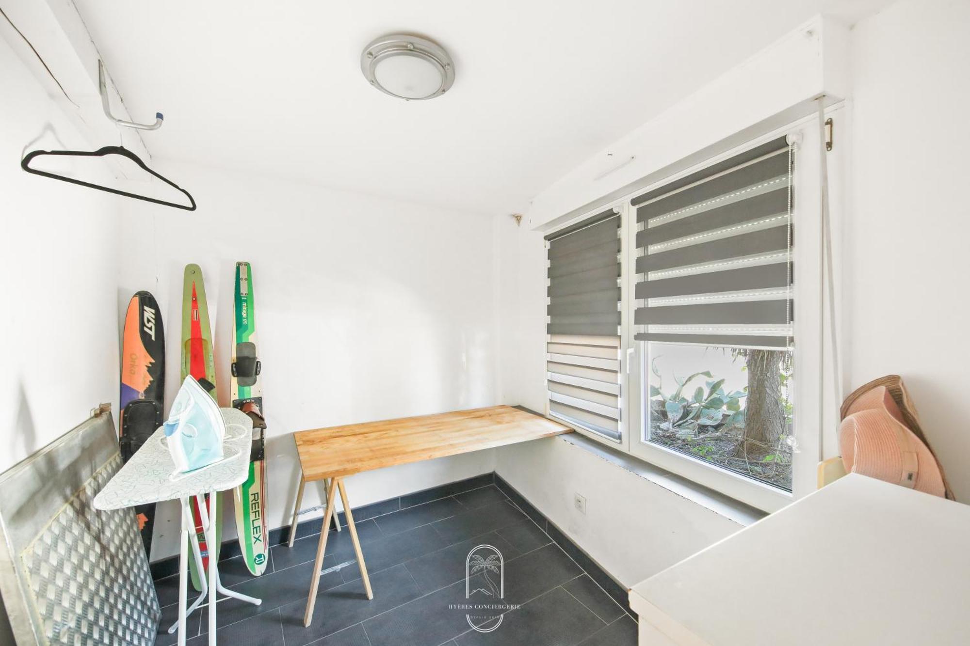 Maison Sur L'eau-hyères-almanarre-parkings/clim/wifi