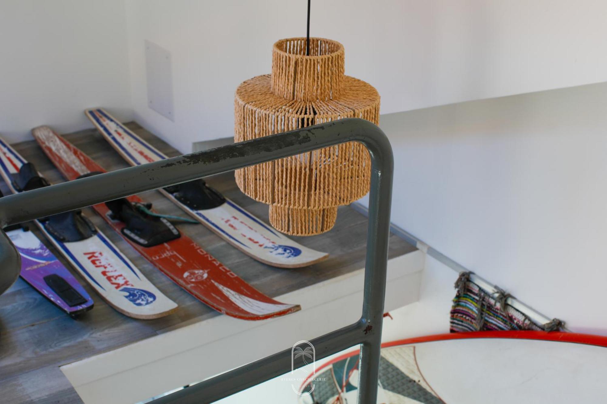 Maison Sur L'eau-hyères-almanarre-parkings/clim/wifi Villa *
