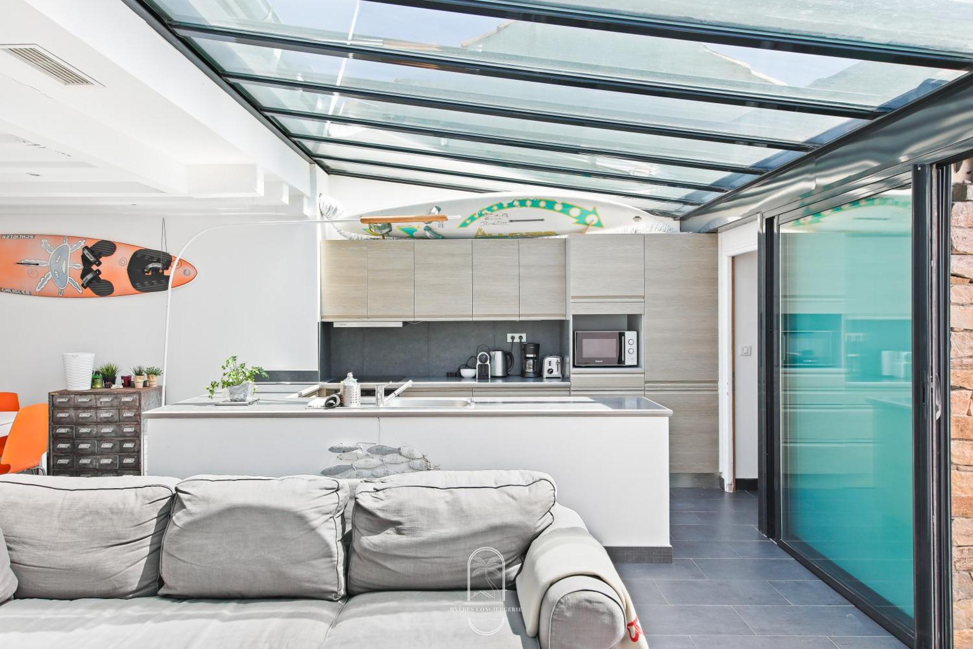 Maison Sur L'eau-hyères-almanarre-parkings/clim/wifi Villa Hyères